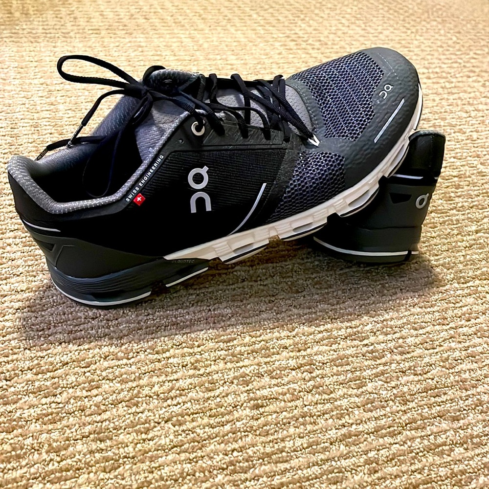 BLACK/GRAY ON CLOUD running shoes. CLOUDFLYER SIZE 12 US MENS